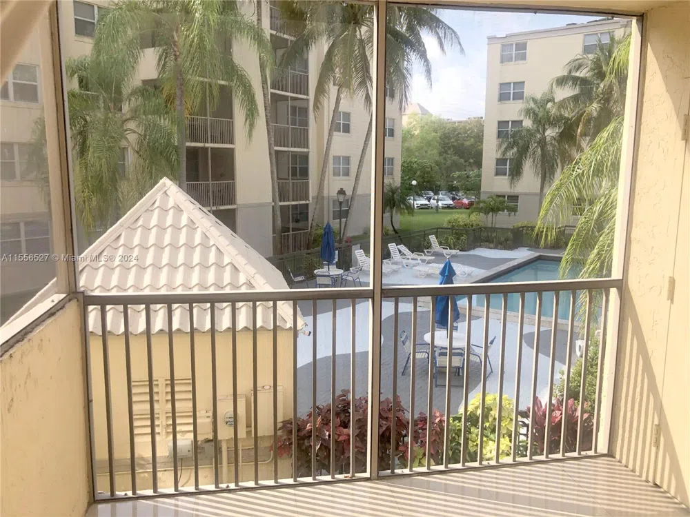 8255 Lake Dr #204 Doral, FL 33166
