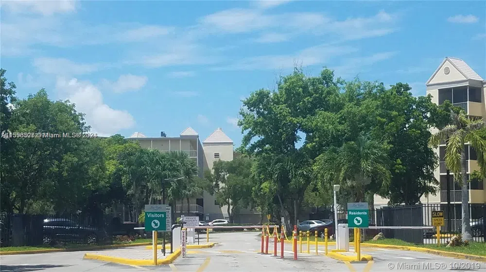 8255 Lake Dr #204 Doral, FL 33166