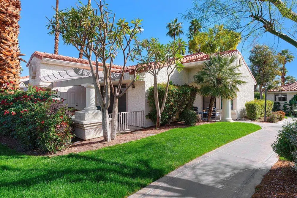 500 S Farrell Drive #H49 Palm Springs, CA 92264