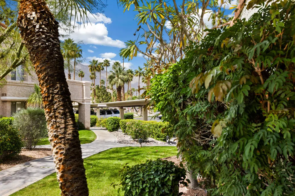 500 S Farrell Drive #H49 Palm Springs, CA 92264