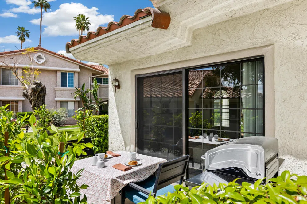 500 S Farrell Drive #H49 Palm Springs, CA 92264