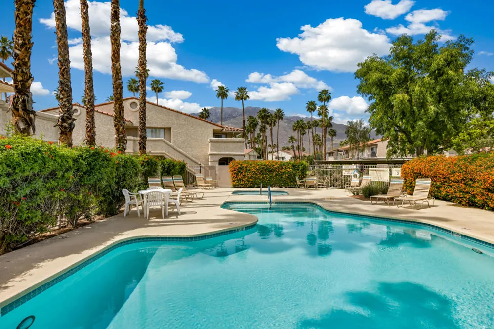 500 S Farrell Drive #H49 Palm Springs, CA 92264