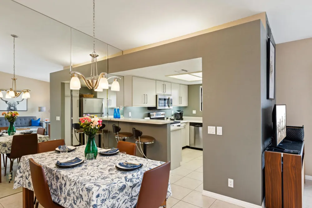 500 S Farrell Drive #H49 Palm Springs, CA 92264