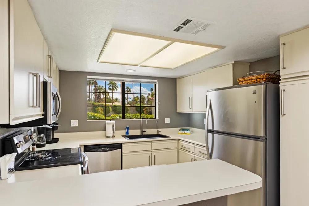 500 S Farrell Drive #H49 Palm Springs, CA 92264