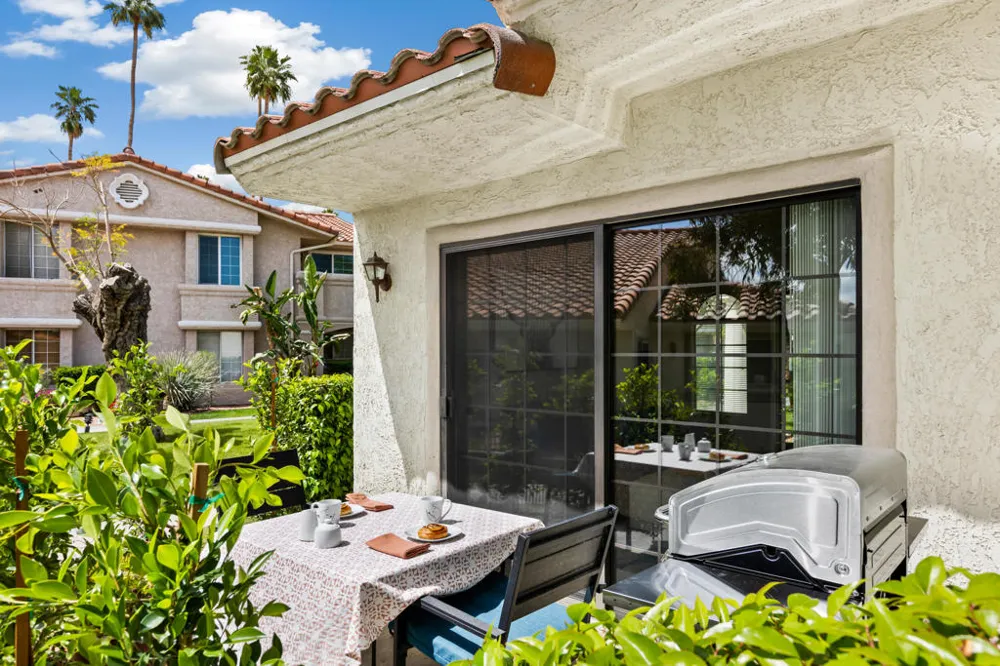 500 S Farrell Drive #H49 Palm Springs, CA 92264