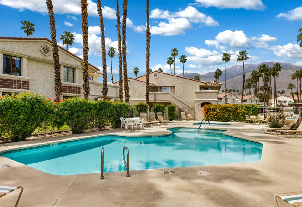 500 S Farrell Drive #H49 Palm Springs, CA 92264