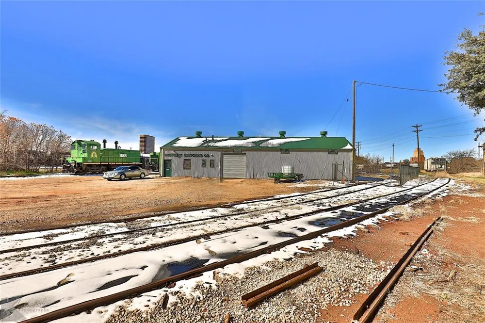189 Locust Abilene, TX 79602