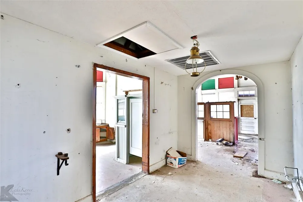 189 Locust Abilene, TX 79602