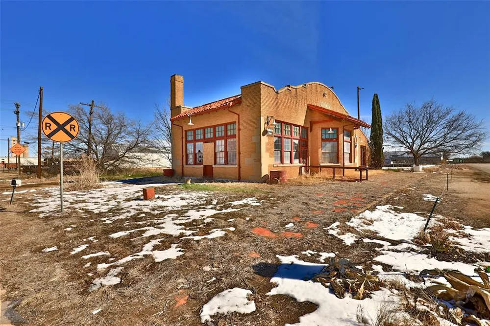 189 Locust Abilene, TX 79602