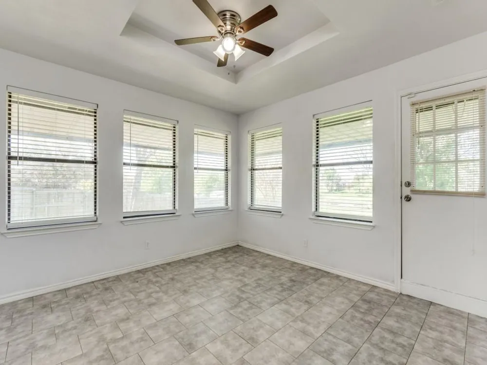 2603 Lake Ridge Road Glenn Heights, TX 75154