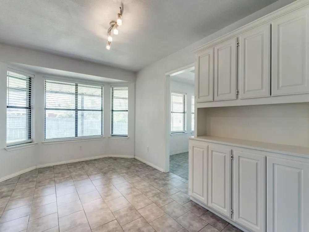 2603 Lake Ridge Road Glenn Heights, TX 75154
