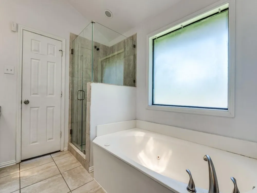 2603 Lake Ridge Road Glenn Heights, TX 75154