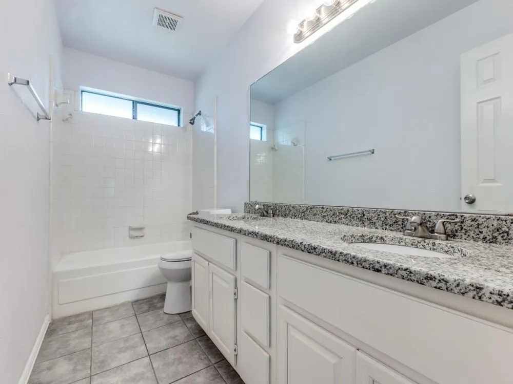 2603 Lake Ridge Road Glenn Heights, TX 75154