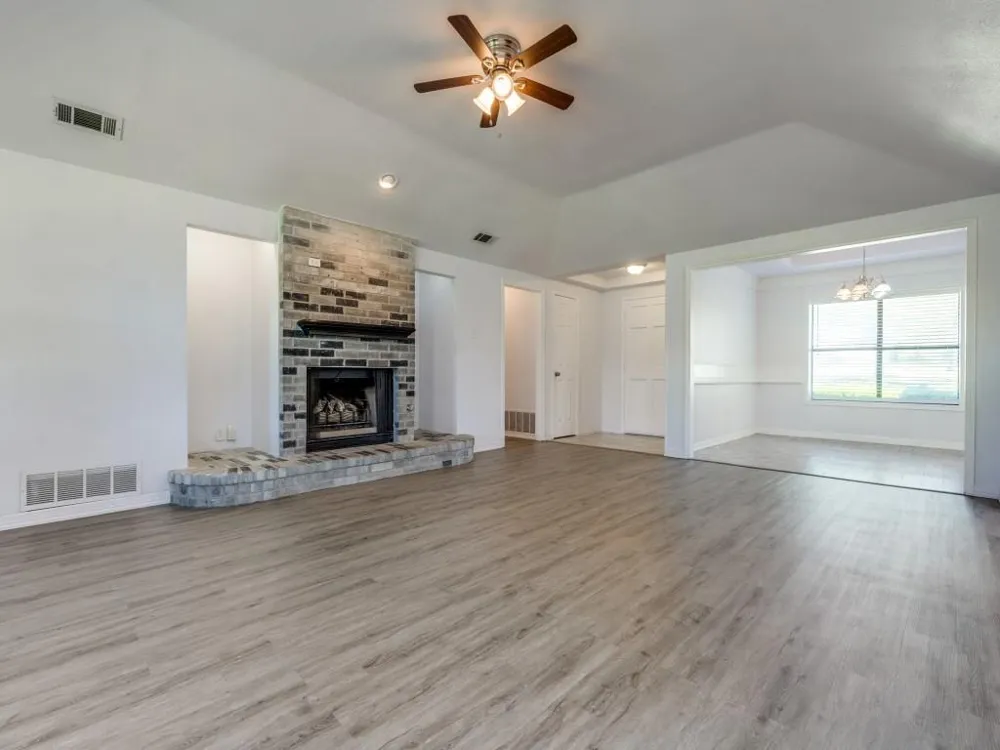2603 Lake Ridge Road Glenn Heights, TX 75154