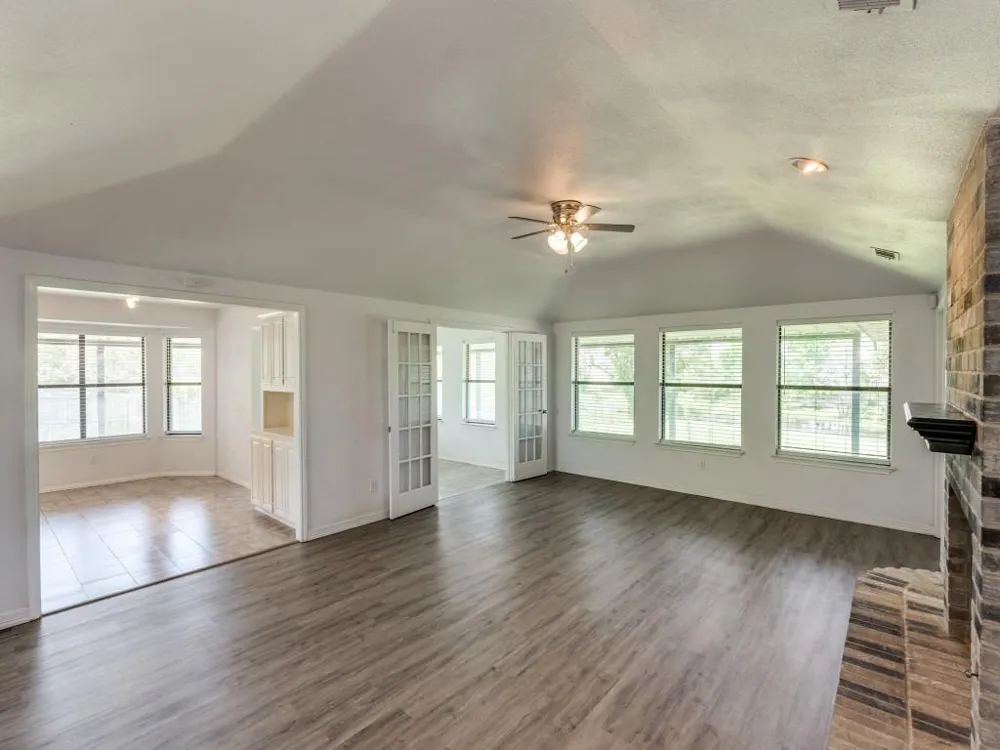 2603 Lake Ridge Road Glenn Heights, TX 75154
