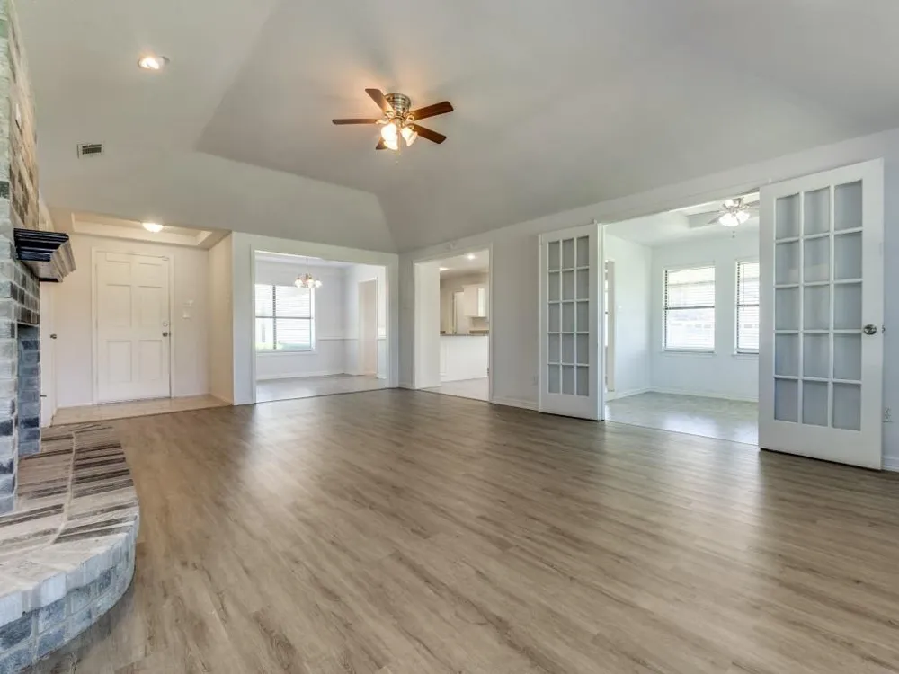 2603 Lake Ridge Road Glenn Heights, TX 75154