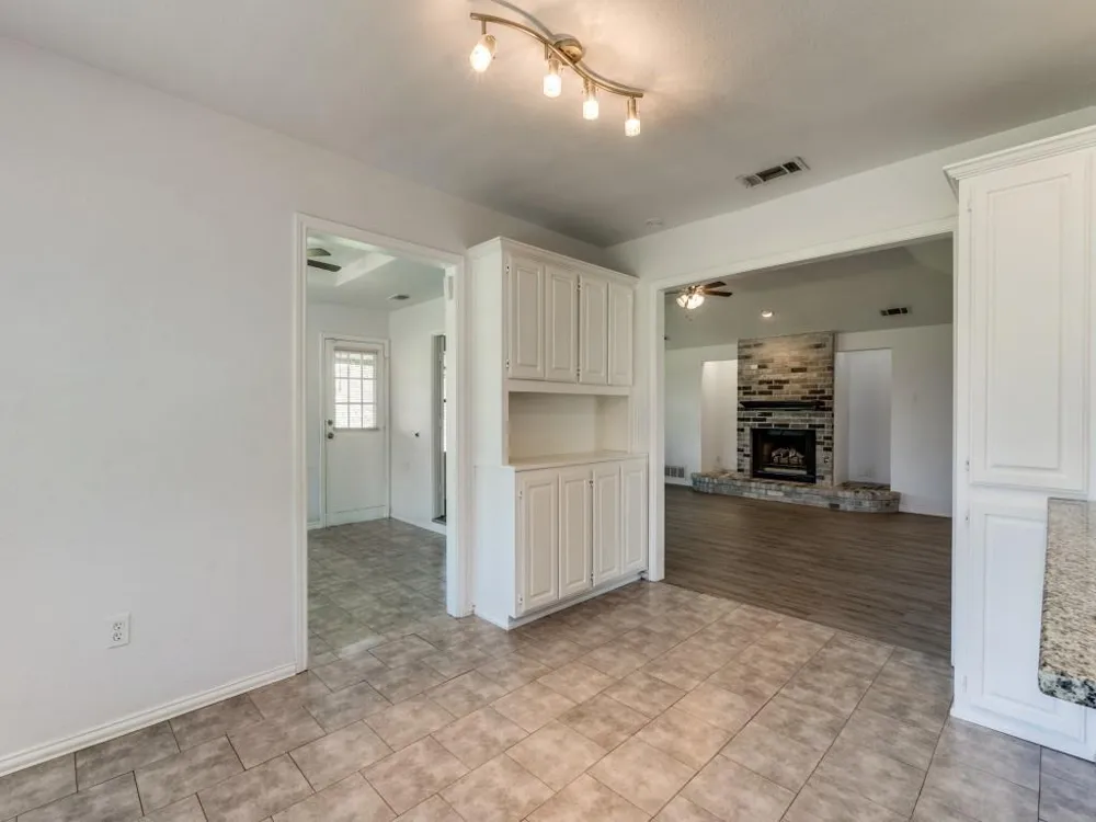 2603 Lake Ridge Road Glenn Heights, TX 75154