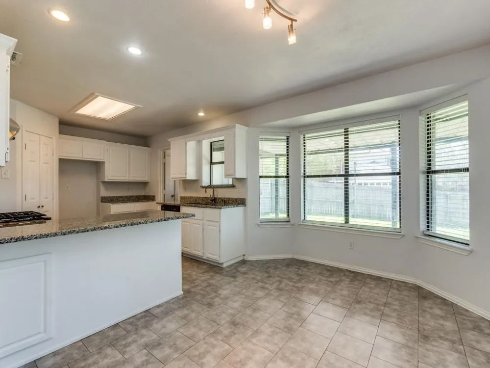 2603 Lake Ridge Road Glenn Heights, TX 75154