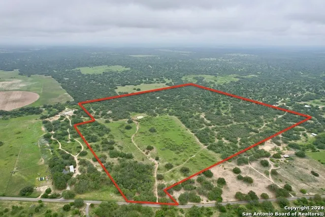 177.9 AC CR 7711 Devine, TX 78016