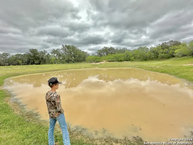 177.9 AC CR 7711 Devine, TX 78016