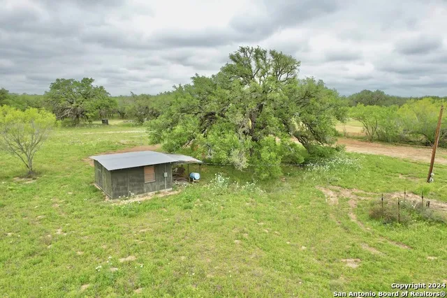 177.9 AC CR 7711 Devine, TX 78016