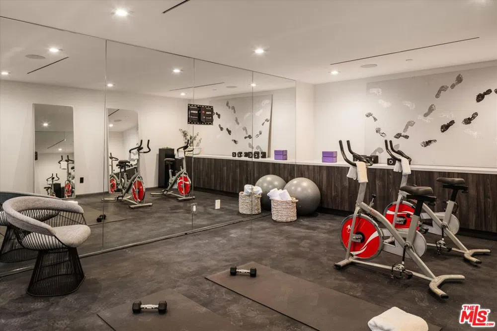 15305 De Pauw Street Pacific Palisades, CA 90272