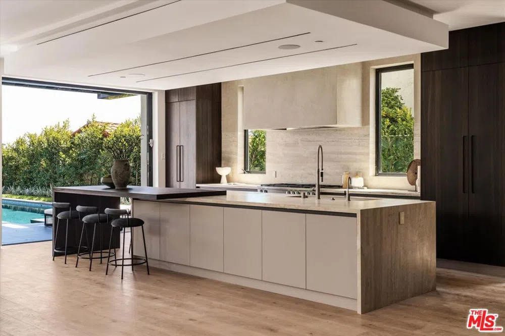 15305 De Pauw Street Pacific Palisades, CA 90272