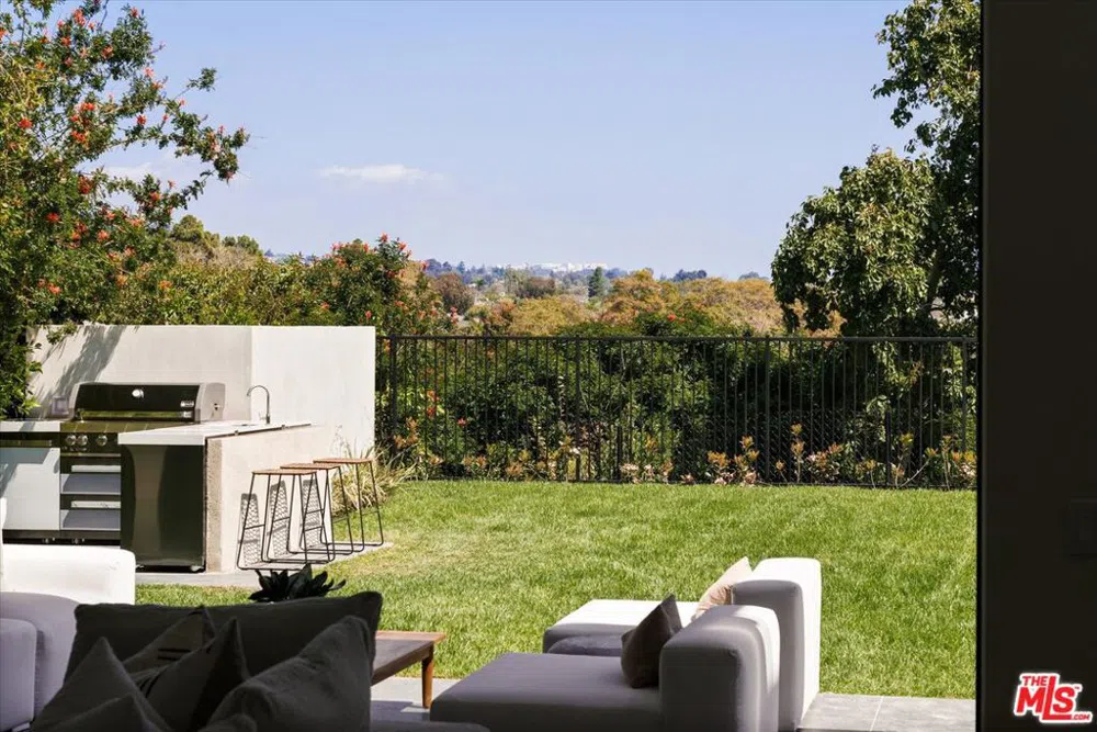 15305 De Pauw Street Pacific Palisades, CA 90272