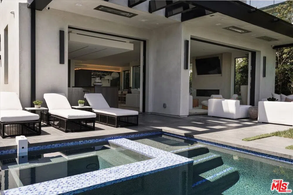 15305 De Pauw Street Pacific Palisades, CA 90272