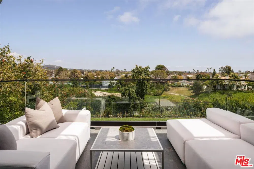 15305 De Pauw Street Pacific Palisades, CA 90272
