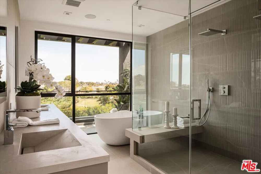 15305 De Pauw Street Pacific Palisades, CA 90272