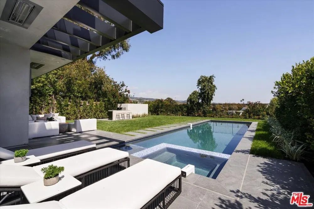 15305 De Pauw Street Pacific Palisades, CA 90272