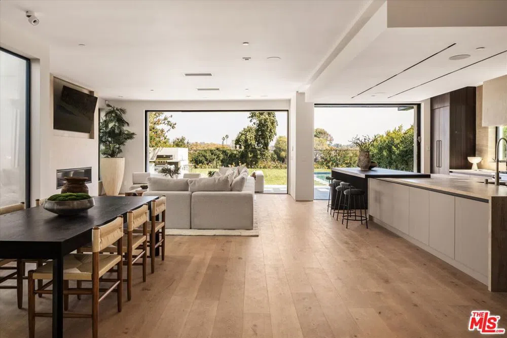 15305 De Pauw Street Pacific Palisades, CA 90272