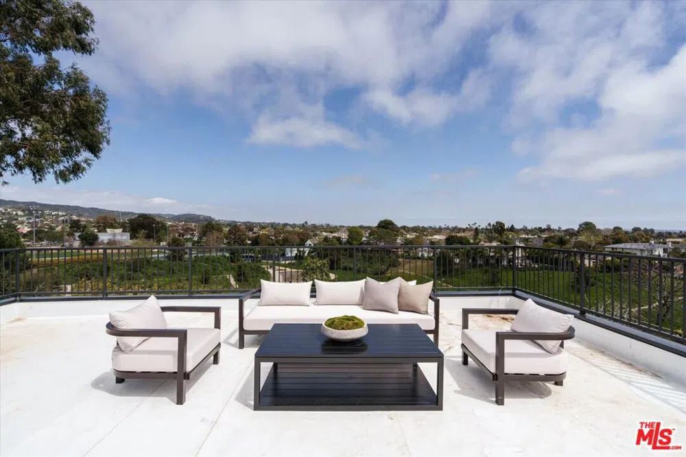 15305 De Pauw Street Pacific Palisades, CA 90272