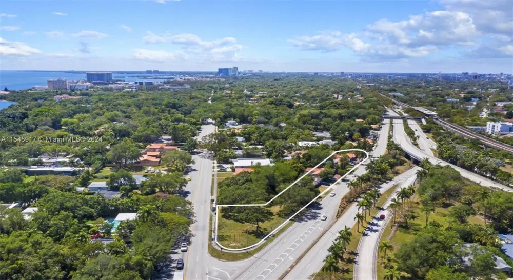 2900 S Miami Ave Miami, FL 33129