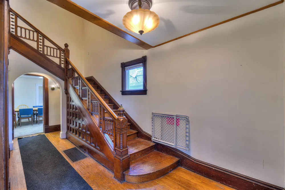 604 Greenwood Place Jackson, MI 49203