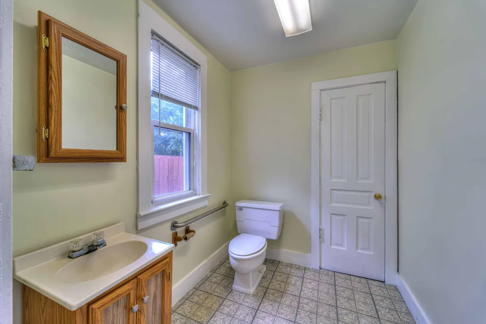 604 Greenwood Place Jackson, MI 49203