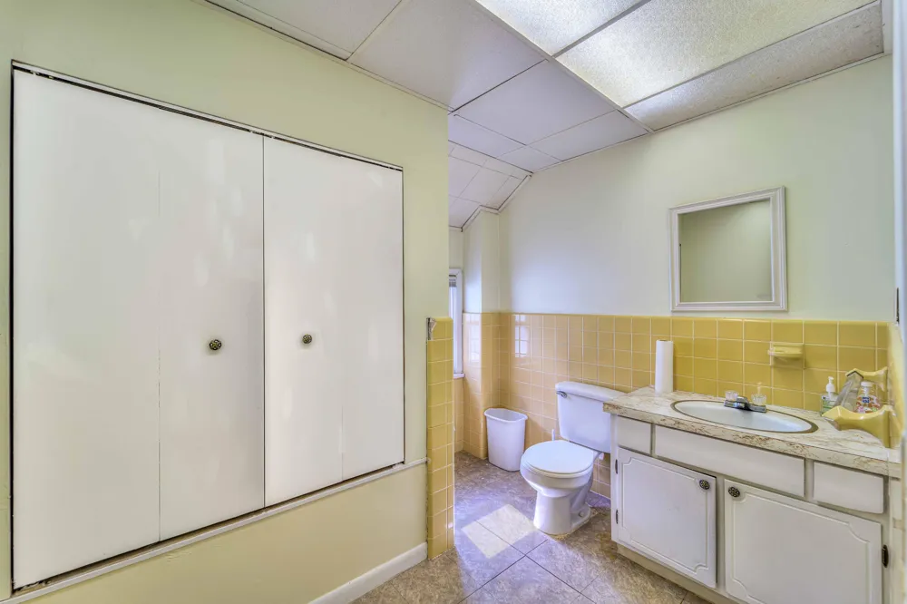 604 Greenwood Place Jackson, MI 49203
