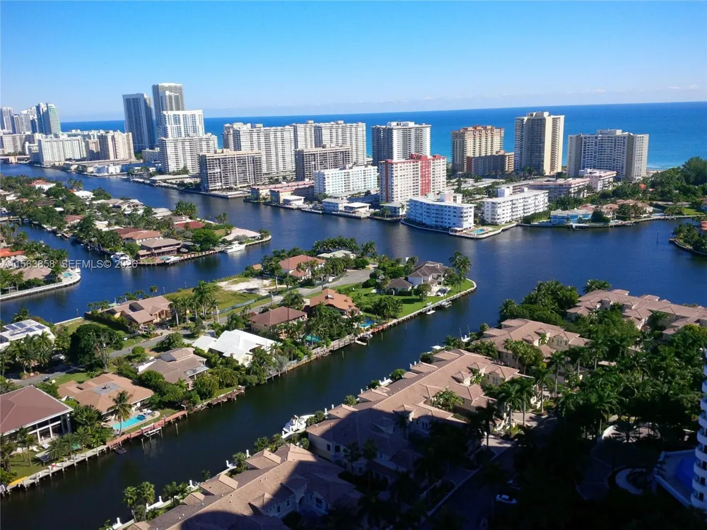 21205 Yacht Club Dr #PH09 Aventura, FL 33180