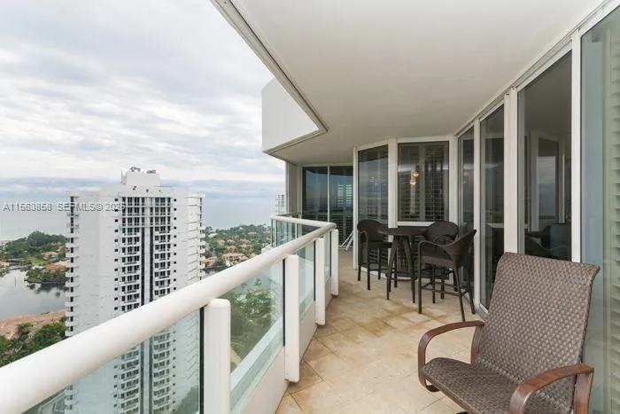 21205 Yacht Club Dr #PH09 Aventura, FL 33180