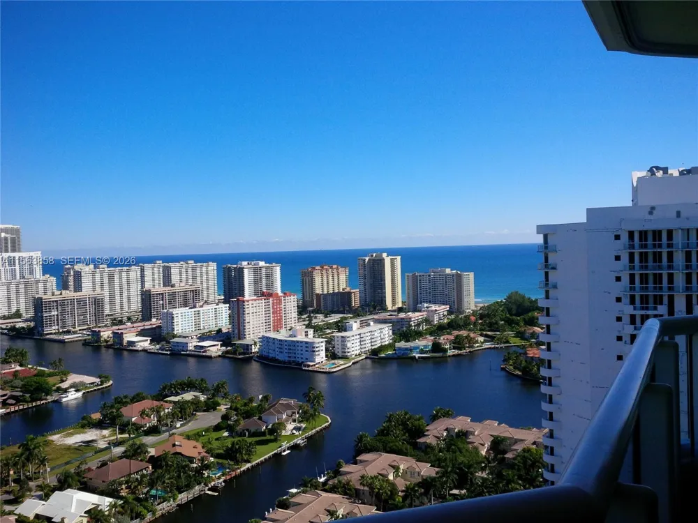21205 Yacht Club Dr #PH09 Aventura, FL 33180