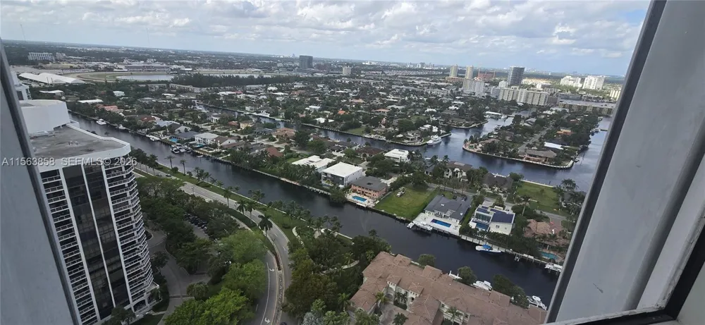 21205 Yacht Club Dr #PH09 Aventura, FL 33180