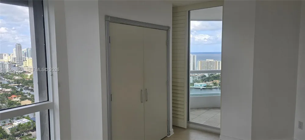 21205 Yacht Club Dr #PH09 Aventura, FL 33180