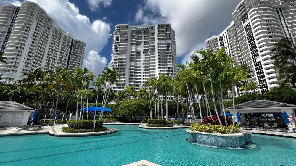 21205 Yacht Club Dr #PH09 Aventura, FL 33180