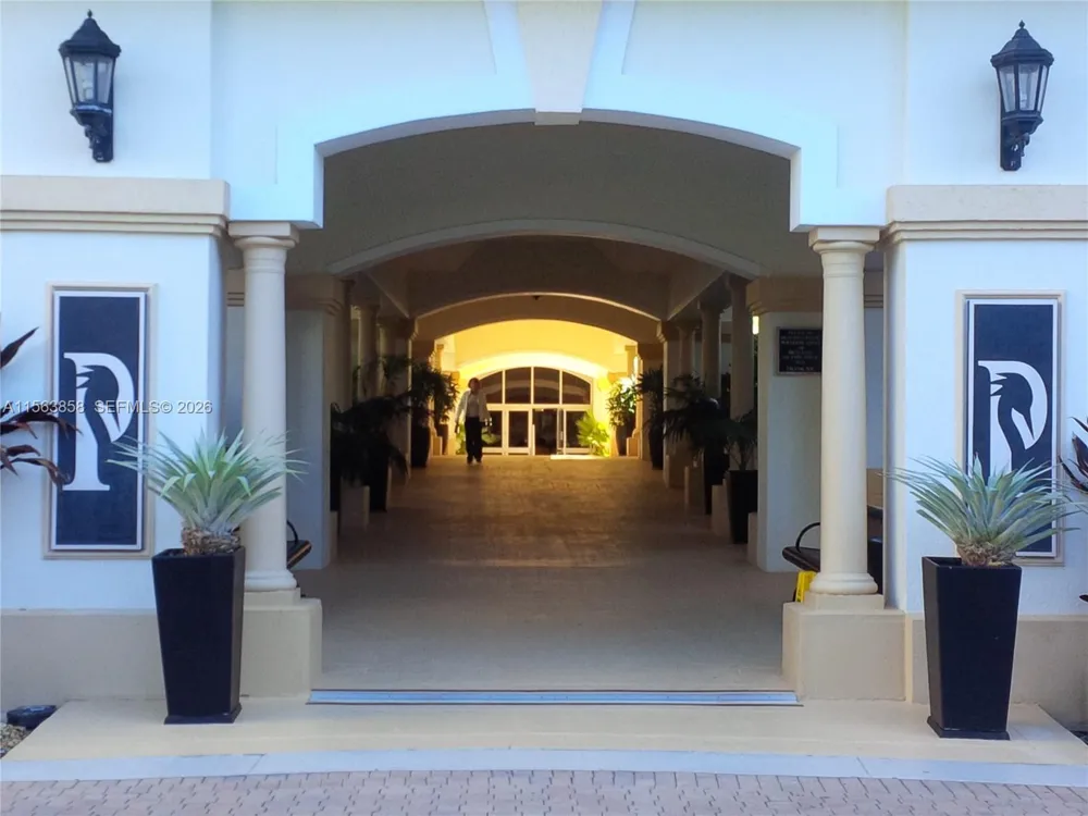 21205 Yacht Club Dr #PH09 Aventura, FL 33180