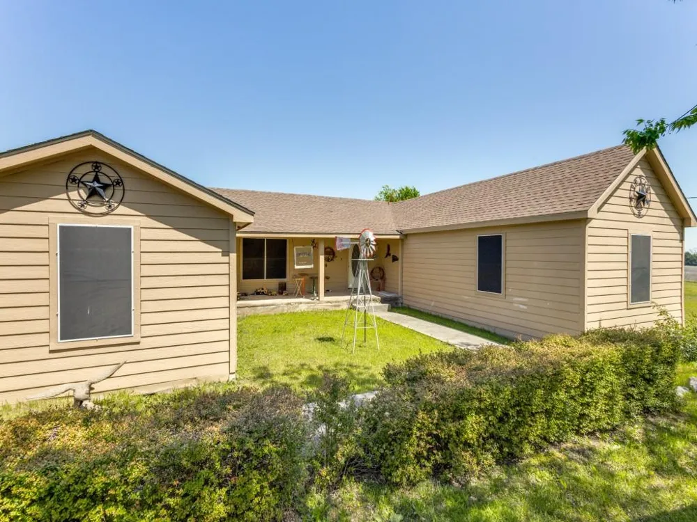 5215 County Road 413 Melissa, TX 75454