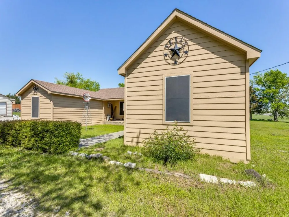 5215 County Road 413 Melissa, TX 75454