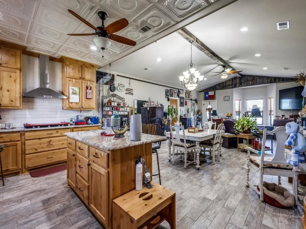 5053 County Road 413 Melissa, TX 75454