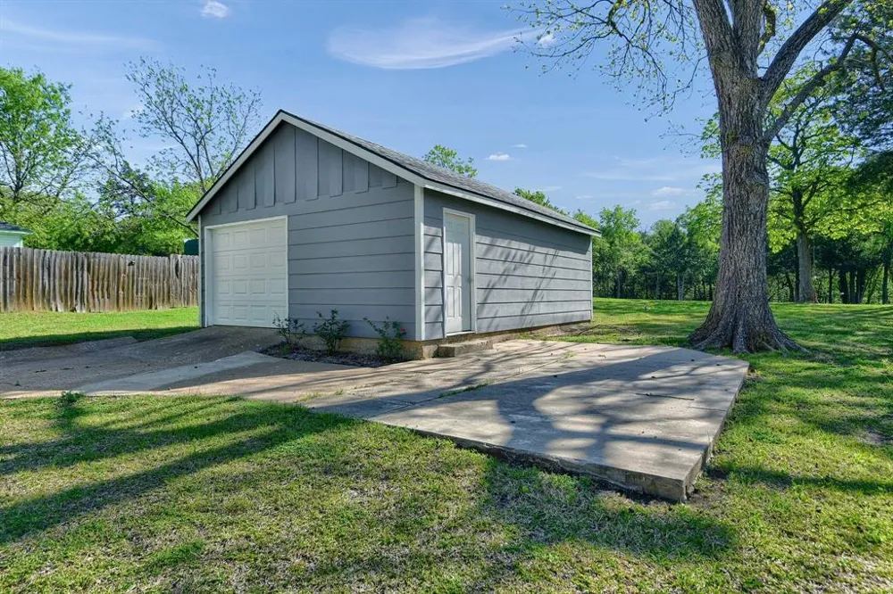 1830 Clark Drive Denison, TX 75020