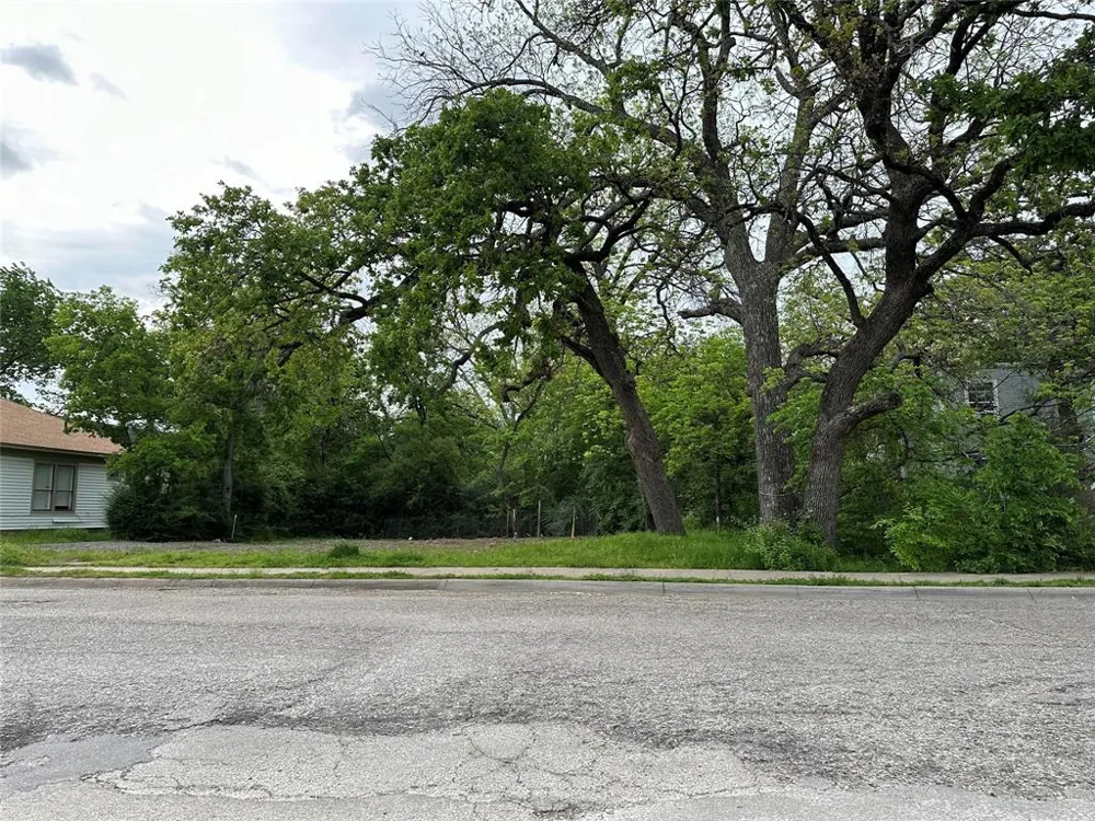 215 Bernard Street Denton, TX 76201